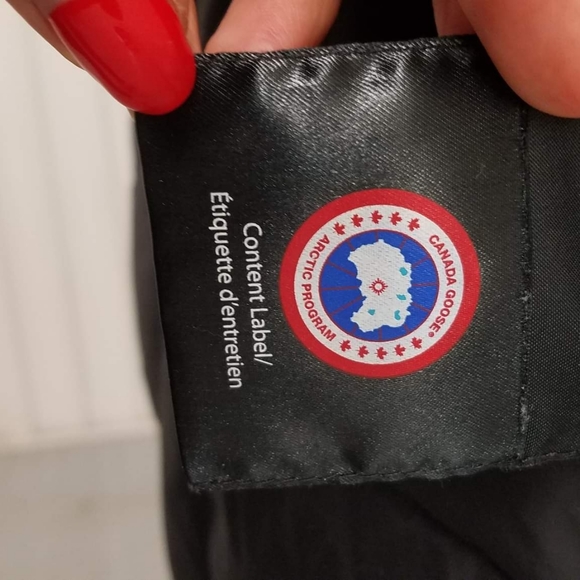 AUTHENTIC CANADA GOOSE WINTER JACKET - Picture 11 of 14